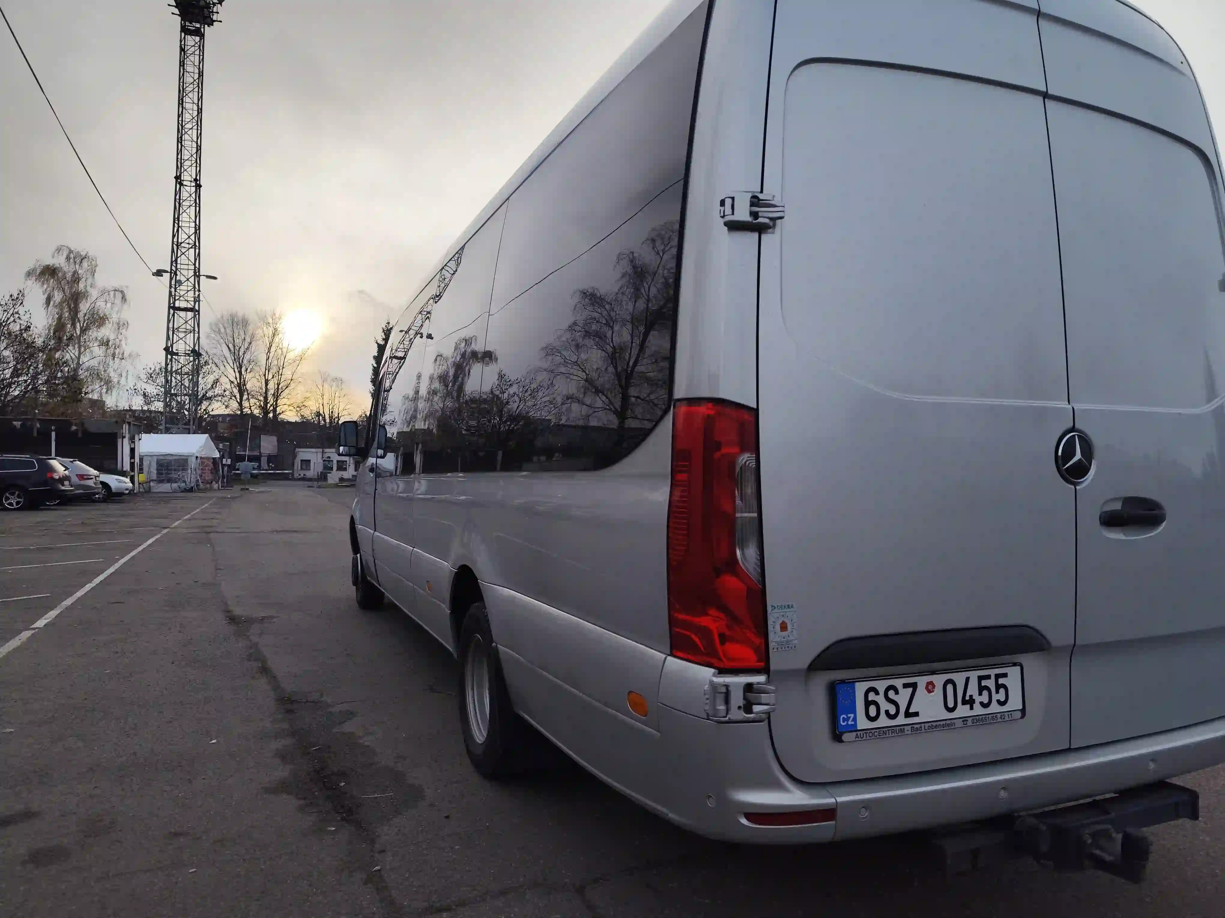 FixTour pronájem minibusů a autobusů pro dopravu po ČR a EU